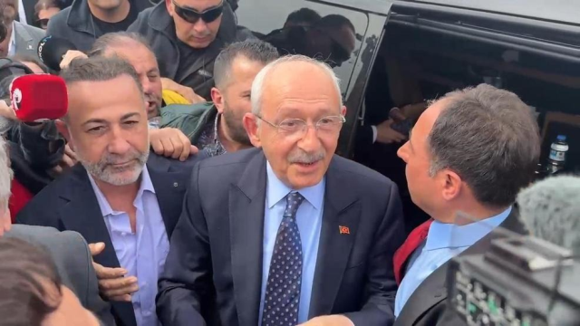 Kalabalığı görünce aracından indi! Kılıçdaroğlu'na yoğun sevgi