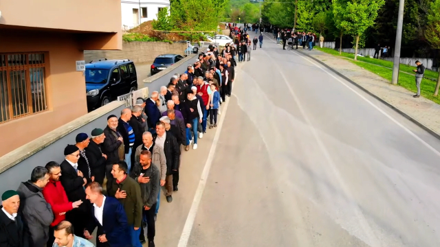 Bursa'da bayramlaşma kuyruğu 1 kilometreyi buldu
