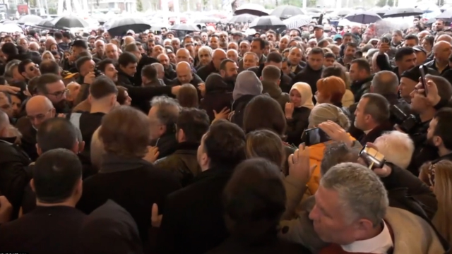 'Kuzey'in oğlu'na veda! Eşinin feryadı yürekleri dağladı
