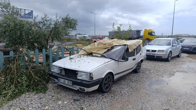 Hortum ortalığı birbirine kattı! Bungalovu 30 metre uçurdu