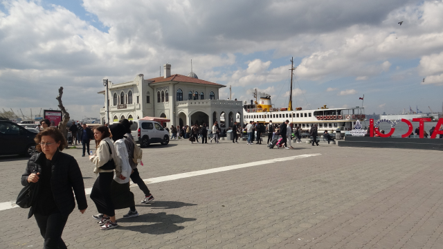 Kadıköy'de Zaman Yolculuğu Röportajı: Hangi yıla dönmek isterdiniz?