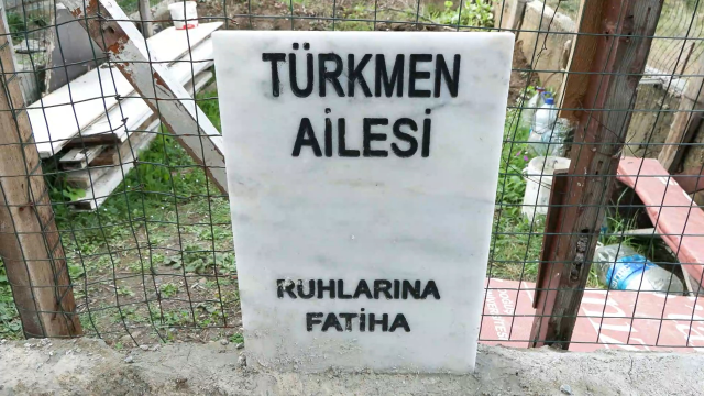 Hayatı boyunca dedesi olarak bildiği kişi ölüm döşeğinde babası olduğunu itiraf etti