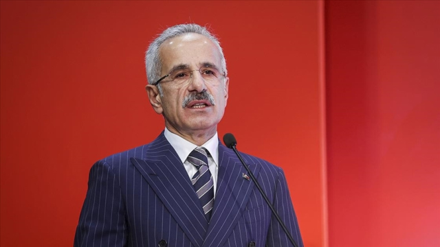 Instagram'dan canlı yayın için 16 yaş sınırı