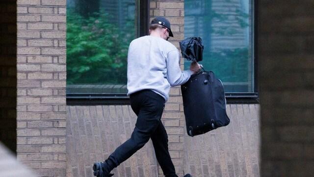 İngiliz asker, Türkiye'de saç ektirmek için orduyu 1 milyon sterlin dolandırdı