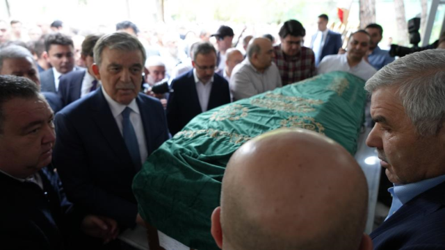 Abdullah Gül'ün acı günü! Hulusi Akar ve Beşir Atalay'la saf tuttu