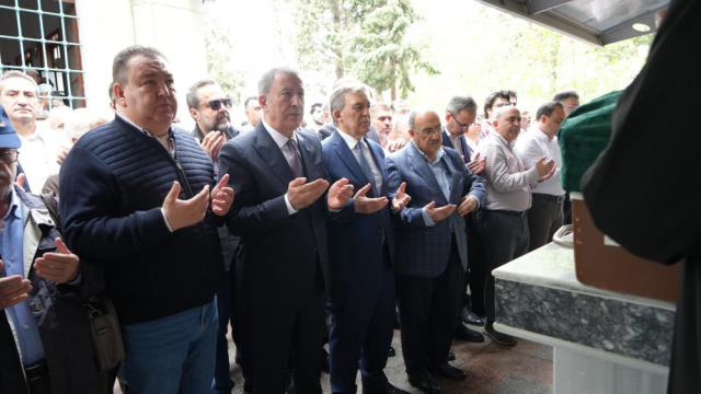 Abdullah Gül'ün acı günü! Hulusi Akar ve Beşir Atalay'la saf tuttu