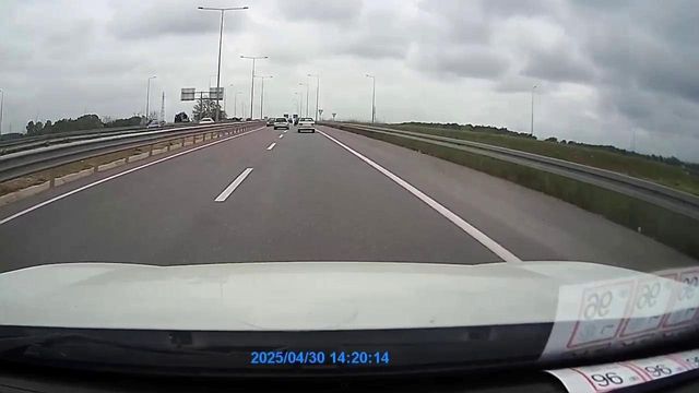 Görüntü Türkiye'den! Otoyolda ters yöne giren sürücü felakete yol açıyordu