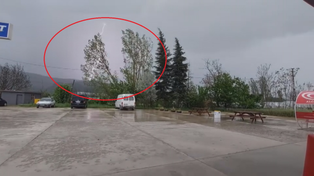 Canlı Yayında Oyuncuya Yıldırım Düştü