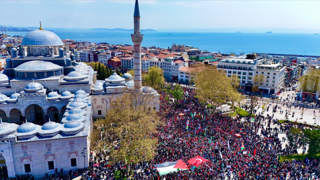 İHH'nın Öncülüğünde Gazze'ye Destek Yürüyüşü Düzenlendi