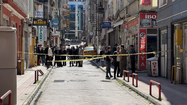 Ablasını kaçıran kuzenini göğsünden vurdu, ağır yaralı halde kitapçıya sığındı