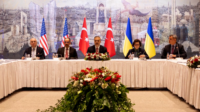 Türkiye-ABD-Ukrayna heyetleri arasındaki görüşme başladı