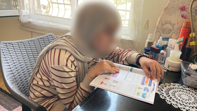 Öğretmenden tesettürlü öğrencisine skandal ifade: Önüne dön karabaş