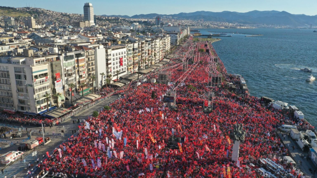 İzmir mitingine kaç kişi katıldı? CHP'nin rakamıyla AK Parti'nin rakamı arasında uçurum var