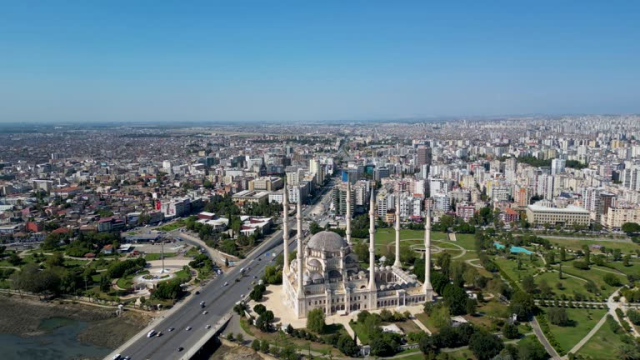 'Cennet Adana'dadır' diyen profesörün sözleri büyük tartışma yarattı
