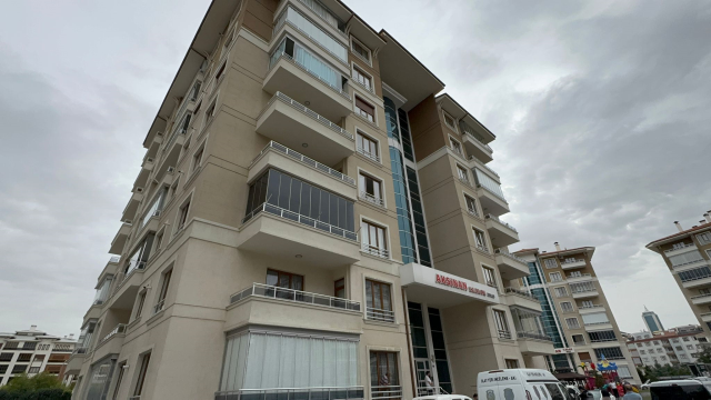 3 çocuğunun annesini 'yeni koltuk takımı' tartışmasında öldürdü