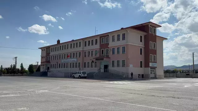 10 yaşındaki çocukların tartışması kötü bitti! Bir yaşam mücadelesi veriyor