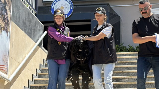 Mühendis, ekmek bıçağıyla arkadaşını öldürdü