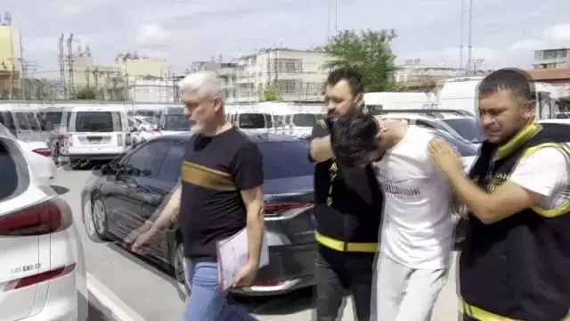 Akşam tost yedi, gece soydu! Kamera her anını kaydetti