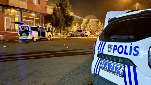 Diyarbakır'da iki grup arasında silahlı kavga: 1'i ağır, 3 yaralı