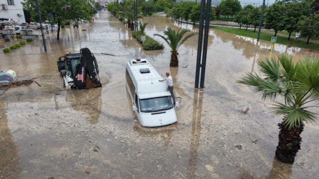 Trabzon sular altında