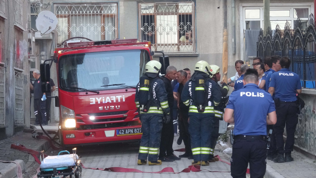 Koruma altına alınan çocuğu geri verilmeyince boğazına bıçak dayadı, evini ateşe verdi