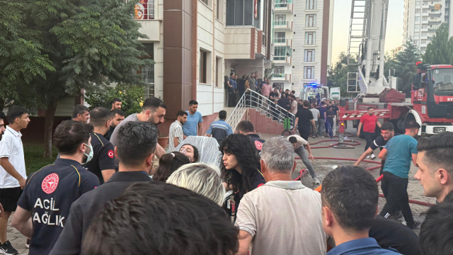 Diyarbakır'Da 13 Katlı Apartmanda Yangın: Mahsur Kalanlar Var