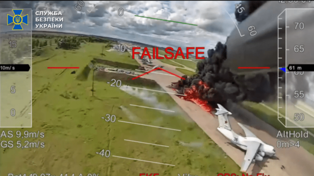 Ukrayna, 41 Rus savaş uçağının imha edildiği operasyona ait görüntüler yayınladı