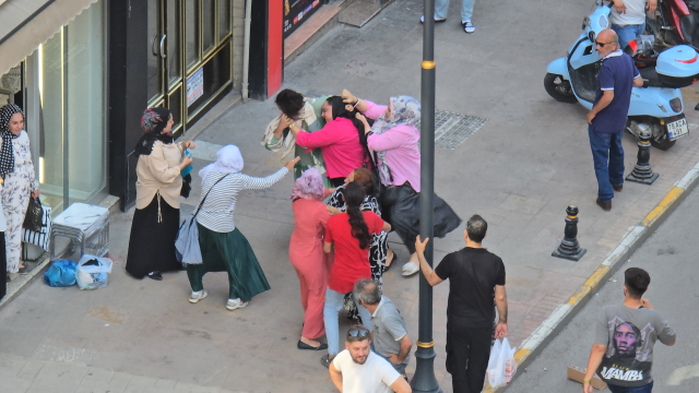 Karabük'te Kadınlar Arasında Saç Saça Kavga