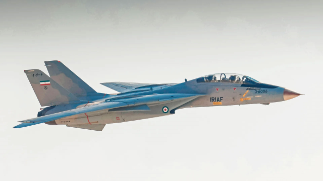 İsrail: İran askeri güçlerine ait 3 adet F-14 savaş uçağı hedef alındı