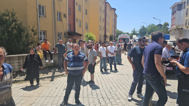 Zonguldak'ta bir apartmanda doğalgaz patlaması: 3'ü ağır 7 kişi yaralandı