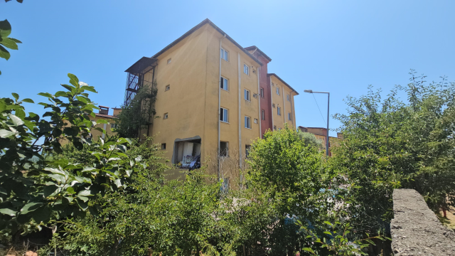 Zonguldak'ta bir apartmanda doğalgaz patlaması: 3'ü ağır 7 kişi yaralandı