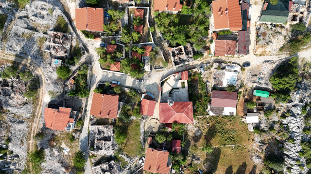 Antalya'nın 15 haneli 50 nüfuslu beton yapı bulunmayan 800 yıllık tarihi köyüne turist akını