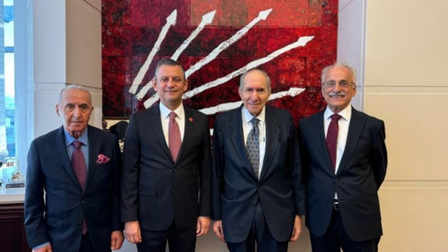 CHP'li eski üç genel başkandan ortak bildiri: Özel'in yanında dimdik durun