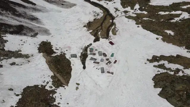 Türkiye sıcaktan kavrulurken Rize'de kar kalınlığı 5 metreyi buldu