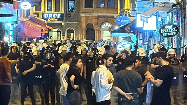 Leman dergisi önünde protesto