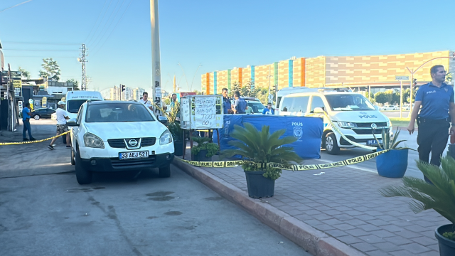 Boşanmasından sorumlu tuttuğu kadını yaralayıp, intihar etti