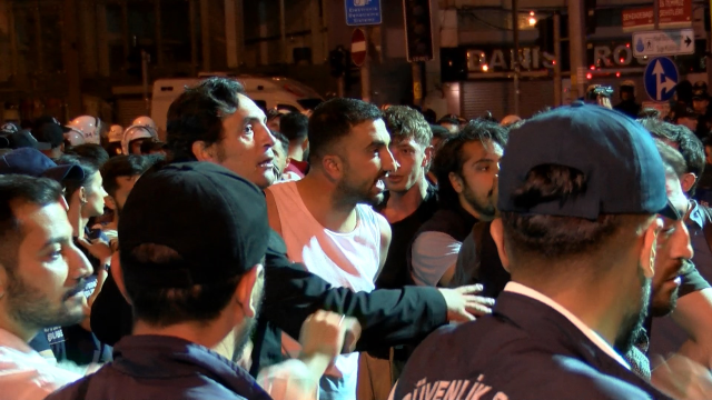 CHP'nin Saraçhane mitingi olaylı geçti! Cumhurbaşkanı'na hakaret eden 42 kişi gözaltında