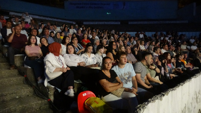 Uluslararası Nasreddin Hoca Şenlikleri halk konseri ile başladı