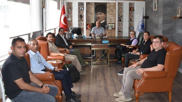 Orta Karadeniz Kalkınma Ajansı (OKA) öncülüğünde gerçekleştirilen önemli bir proje ile İskilip ilçesinin turizm alanındaki mevcut potansiyelini yeniden canlandırmak ve uluslararası arenada tanıtmak hedefleniyor. Bu kapsamda, İskilip Kaymakamlığı ve Belediye Başkanlığı ortaklığında düzenlenen çalıştaylar ve strateji geliştirme toplantıları ile bölgenin kültürel ve doğal zenginlikleri öne çıkarılacaktır.