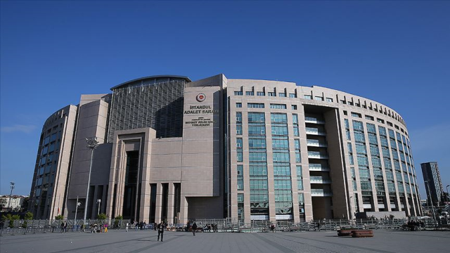 CHP lideri Özgür Özel, Zeydan Karalar'ın tutuklandığını canlı yayında öğrendi