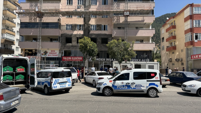 İnşaat iskelesi çöktü: 2 işçi hayatını kaybetti, 1 işçi ağır yaralı