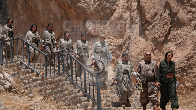 İlk görüntüler geldi! İşte PKK'nın silahları yaktığı anlar