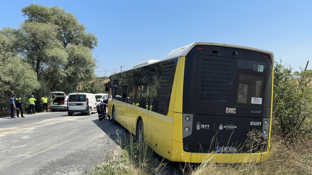 İETT otobüsüyle otomobil kafa kafaya çarpıştı: 1 kişi hayatını kaybetti