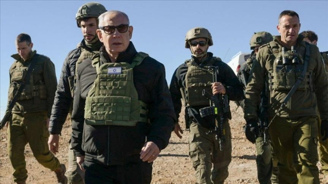 Yüzlerce Dürzi Suriye sınırını aştı, Süveyda'da İsrail bayrakları açıldı