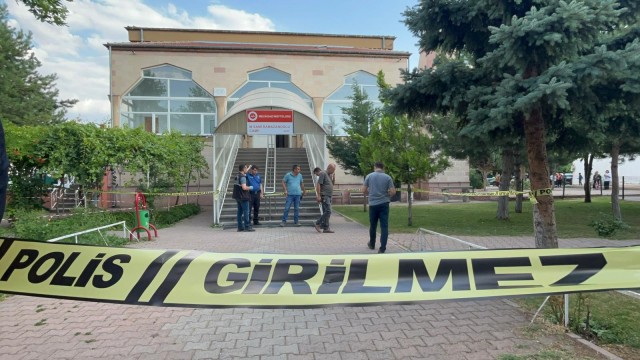 Camide komşusunun boğazını kesen caninin ifadesi en az olay kadar vahim
