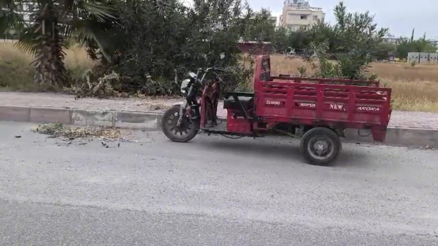 Yol kenarında oğlunu defalarca bıçaklayarak öldürdü