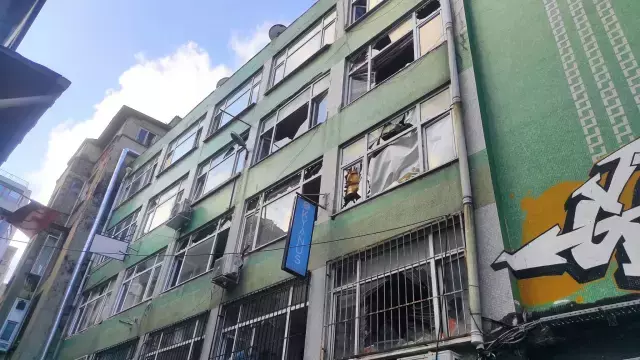 Beyoğlu'nda patlamanın yarattığı hasar gün ağarınca ortaya çıktı