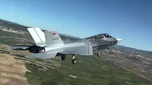 Cumhuriyet tarihinin en büyük savunma ihracatı: 48 adet KAAN için imzalar atıldı