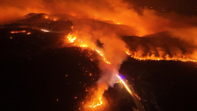 'Kaç saattir çalışıyorsunuz?' sorusuna yangın söndürme gönüllüsünden mest eden yanıt