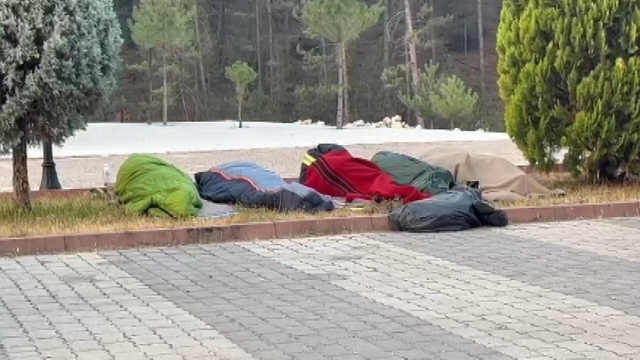 Orman yangınlarında son durum: 3 ilde 4 yangın sürüyor